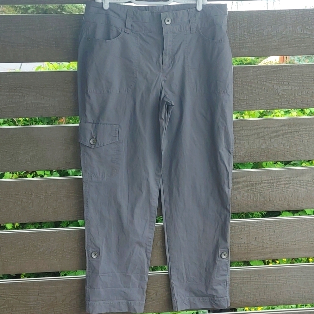 DKNY Capris pant size‎ 10 gray
